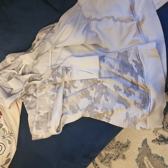 Athleta Truimph Hoodie - Picture 3 of 3